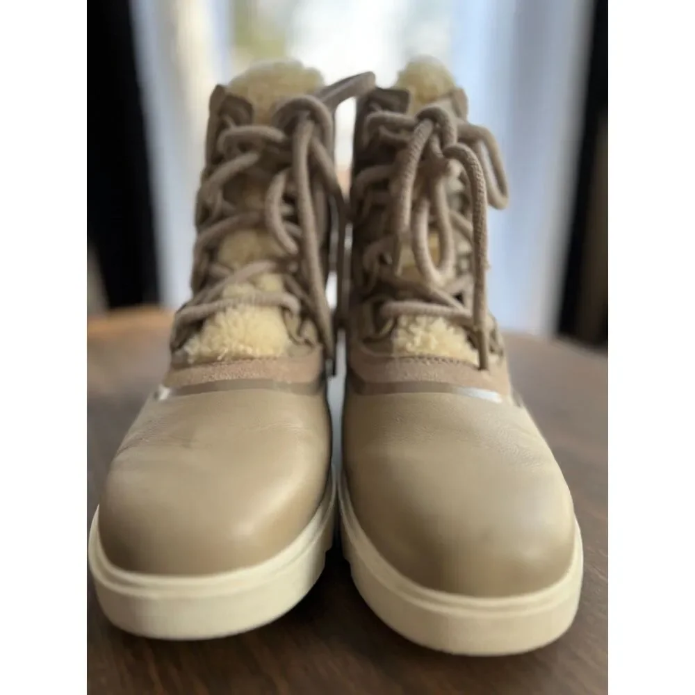 Sorel Joan of Artic Next Lite boots. Size 8.5.